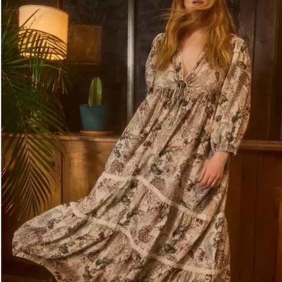 torrid Dresses & Skirts - Torrid Cream Floral  Boho Maxi Dress
Torrid Size 2